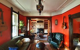 Le Salon Des Inconnus